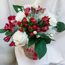 Arrangement 'Composition in a hat box'