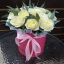 Hat box with flowers 'Raspberries with cream'