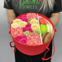 Delicate roses with macarons