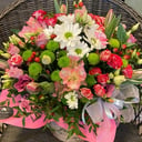 Hat box with flowers 'A great gift'