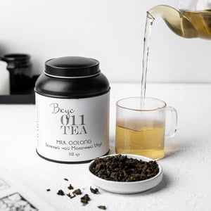 Green milky oolong tea