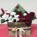 Blumenarrangement 'Letter of happiness'