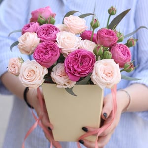 Caja de flores 'Bolsa de cumplido'