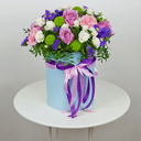 Sea siren: Hat box with white Spray Roses