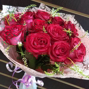 Bouquet '11 crimson roses'