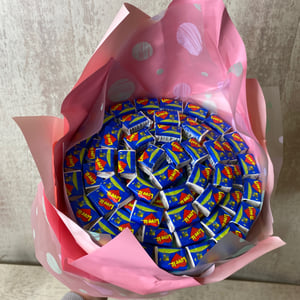 Bouquet of chewing gum "love is"