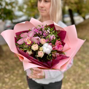 Originaler Blumenstrauß aus frischen Blumen "Alla"
