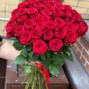 Bouquet '51 red roses under the ribbon'