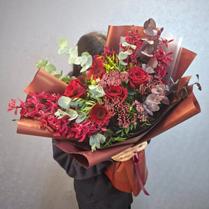 Blumenstrauß 'Bouquet aus Ashima-Orchidee und roter Rose 40'