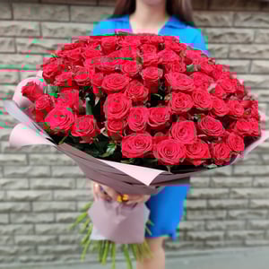 Bouquet '101 red rose with decoratio'