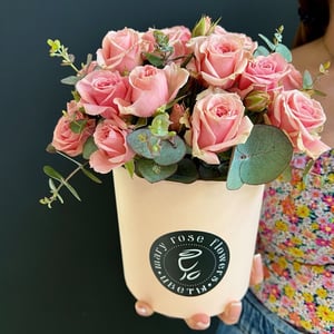 Hat box with flowers 'Rose box'