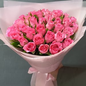 Bouquet '33 Pink Roses in Packaging'