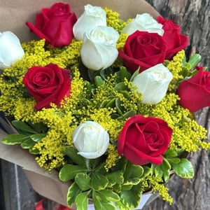 Bouquet 'Buque de rosas vermelhas e brancas'