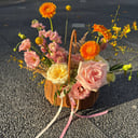 Flower basket 'Spring in the basket'