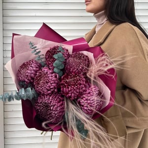 Bouquet of Bigoudi Chrysanthemums with Eucalyptus