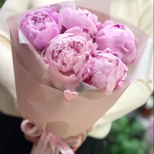 Bouquet with pink peonies