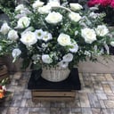 Basket with roses and eustoma