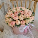 Hat box with flowers 'Only for you'