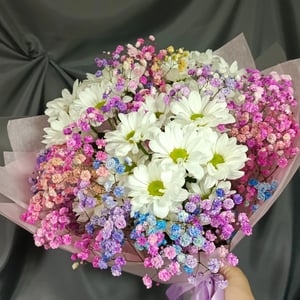 Ramo 'Gypsophila arcoíris y crisantemo'