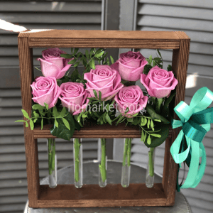 Blumenarrangement 'Composition in a frame with flasks'