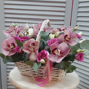 Flower basket 'Basket with orchids "Inspiration"'