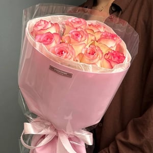 Bouquet '9 pink roses in a pack'