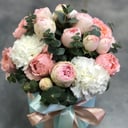 Hat box with flowers 'Box "Cleo"'