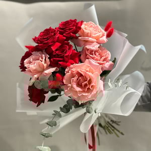 Bouquet of Red and Pink Roses