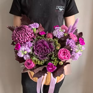 Flower basket 'Chrysanthemum Bigudi and Brassica in a Pumpkin'
