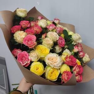 Bouquet of bush roses