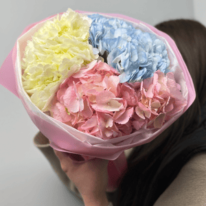 Bouquet 'Delicate colorful hydrangeas'