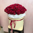 Hat box with flowers '51 Ecuadorian roses in a hatbox'
