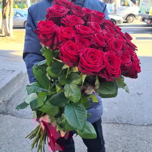 Bouquet of tall red roses 90 cm