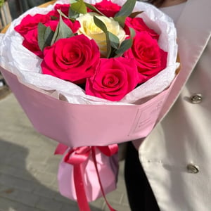 Bouquet '9 Roses with Eucalyptus'