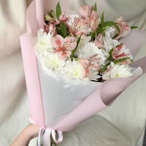 Bouquet of pink alstroemeria
