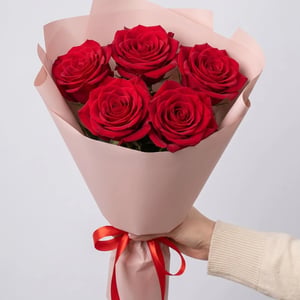 Bouquet of 5 red roses, 50 cm long