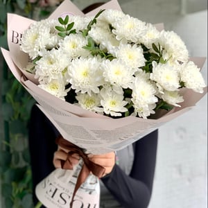 White bouquet of chrysanthemums