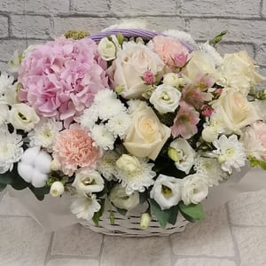 Flower basket 'Tenderness'