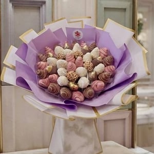 Erdbeerstrauß Größe M, plus 43 Erdbeeren