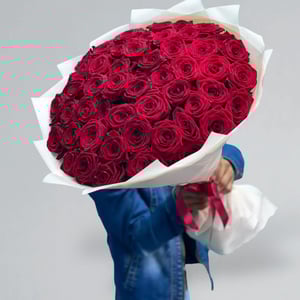 Bouquet of red roses