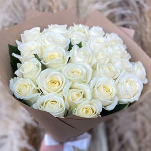 Blumenstrauß '25 white roses 50 cm'