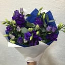 Mono bouquet of lisianthus