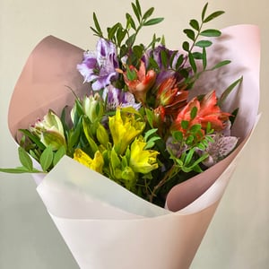 Bouquet 'Colored alstroemeria'