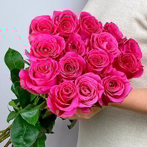 Bouquet of peony spray roses 2