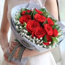 Bouquet of red roses