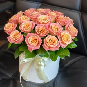 Hat box with flowers 'Sunset by the sea'