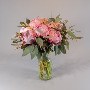 Ramo de peonías — un toque delicado de primavera