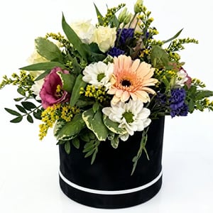Hat box with flowers 'Blush & Violet Box'