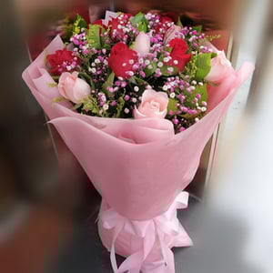 Mixed of red and pink