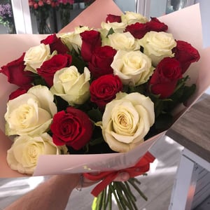 Bouquet '25 Ecuadorian roses per pack'